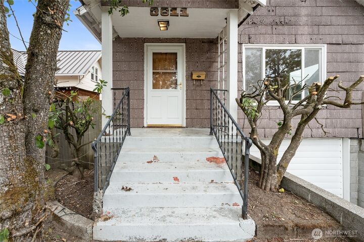 Property Photo:  3611 E K Street  WA 98404 