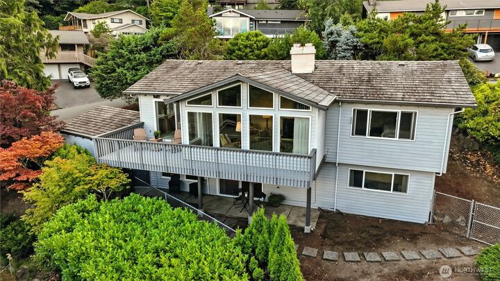 Property Photo:  5418 NE 200th Place  WA 98155 