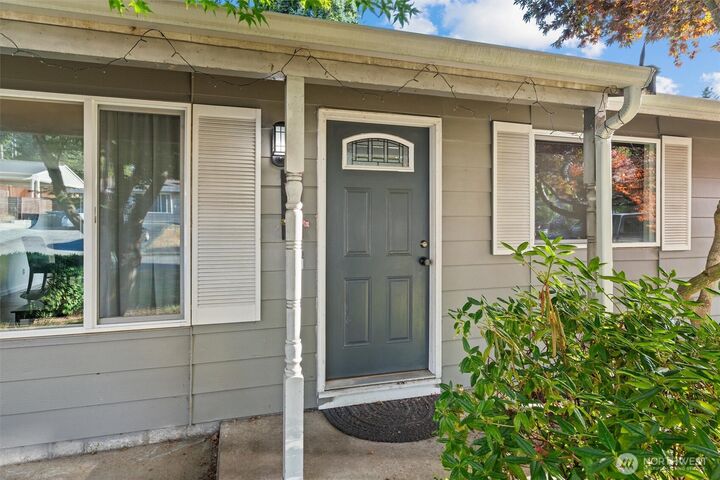 Property Photo: 614 217th Street SW WA 98021