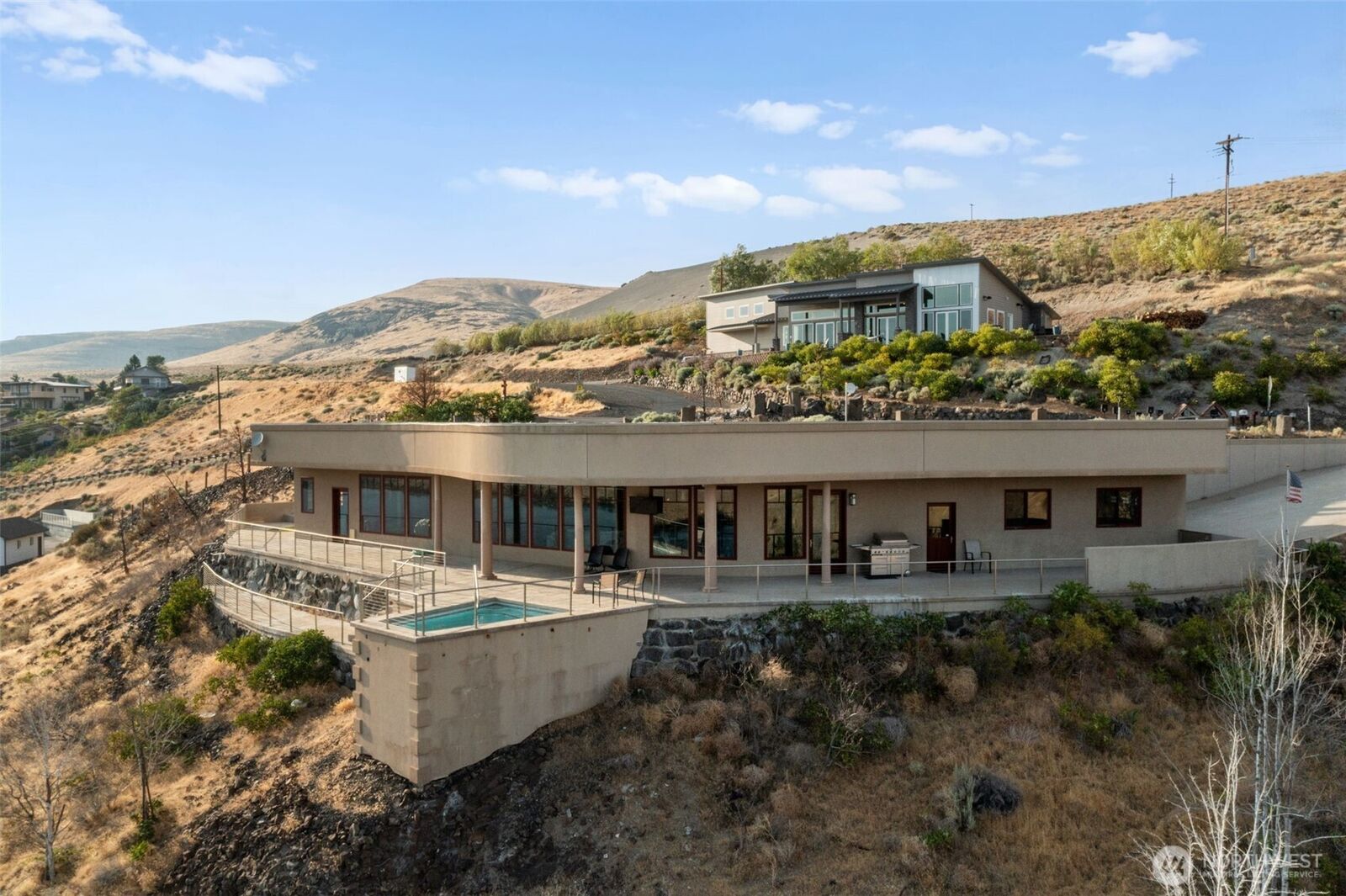 Property Photo:  25  Mansfield Road  WA 98848 