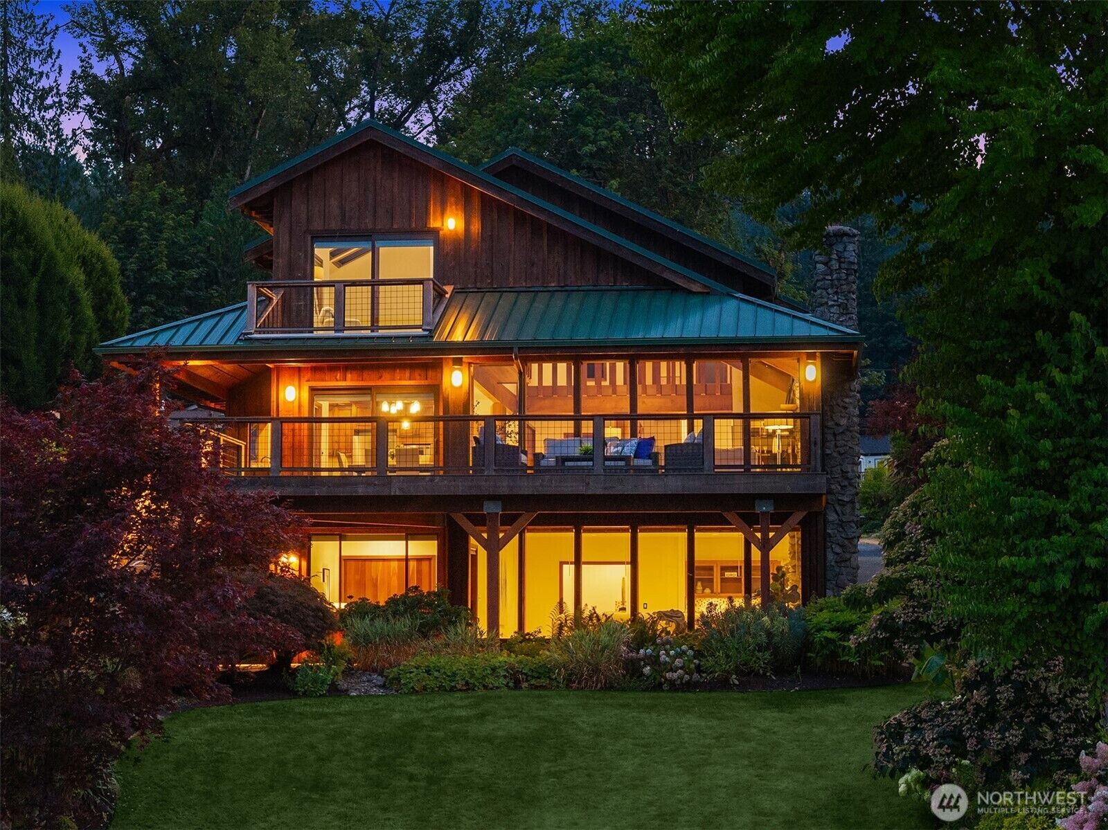Property Photo:  4848  194th Avenue SE  WA 98027 