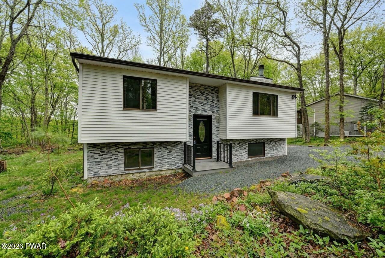 Property Photo: 109 Rodeo Lane PA 18428