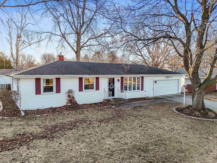 Property Photo: 1625 Bond Court WI 54303