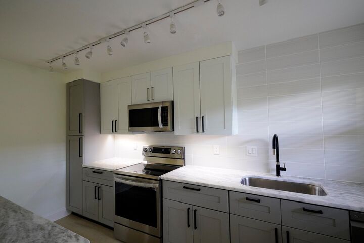 Property Photo:  122 S Lakeside Drive #3  FL 33460 