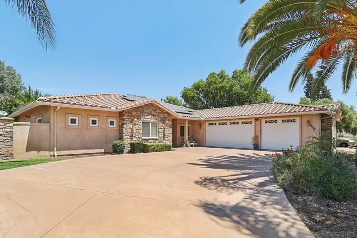 16112 Arena Drive  Ramona CA 92065 photo