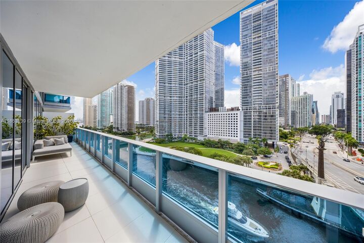 Property Photo:  200 Biscayne Boulevard Way 904  FL 33131 