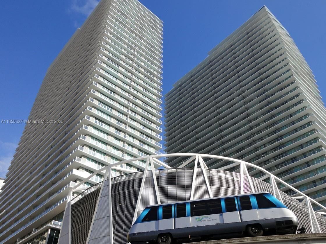 Property Photo:  1111 SW 1 Av 3415-N  FL 33130 