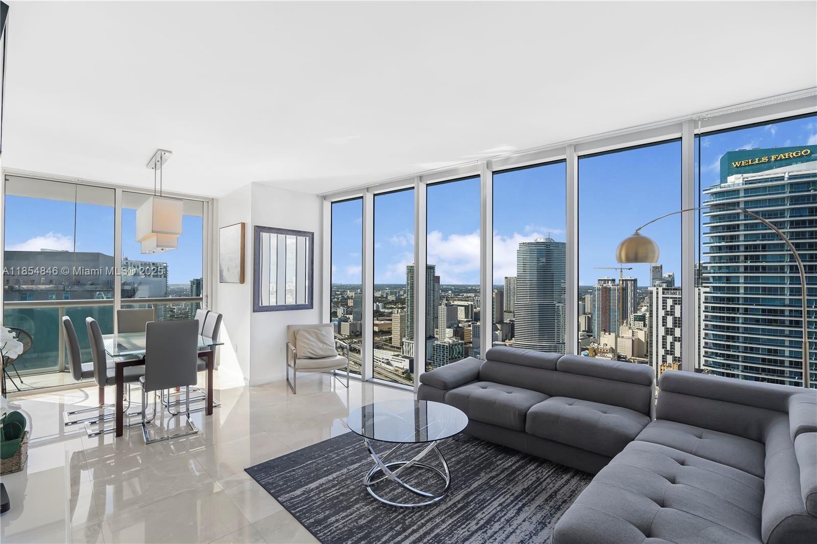 Property Photo:  485 Brickell Ave 4404  FL 33131 