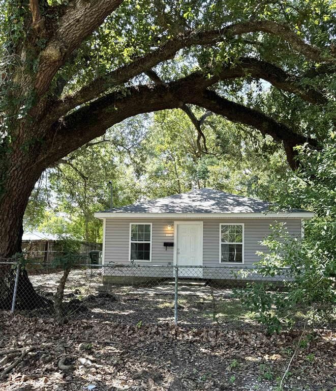 Property Photo: 1026 14th Street LA 70601