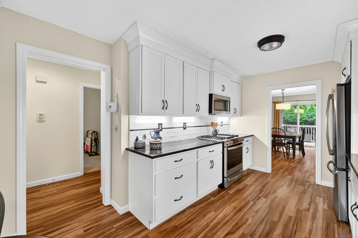 Property Photo:  381 The Meadows 381  CT 06082 