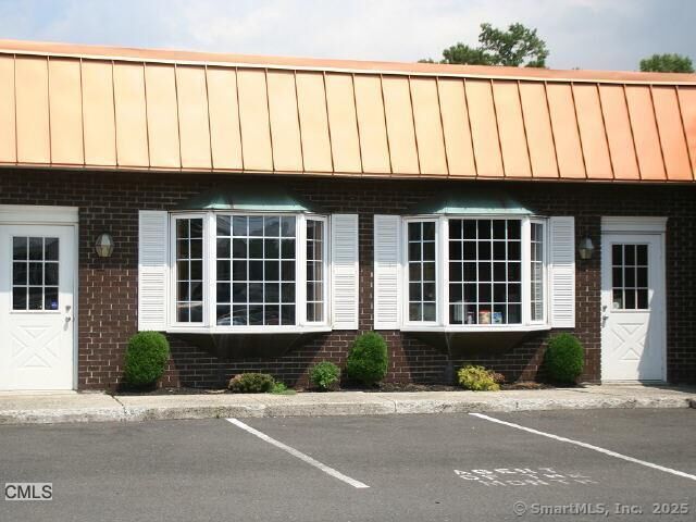Property Photo:  3850 Main Street  CT 06606 