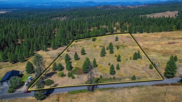 Property Photo:  13517 E Deer Creek Rd  WA 99003 