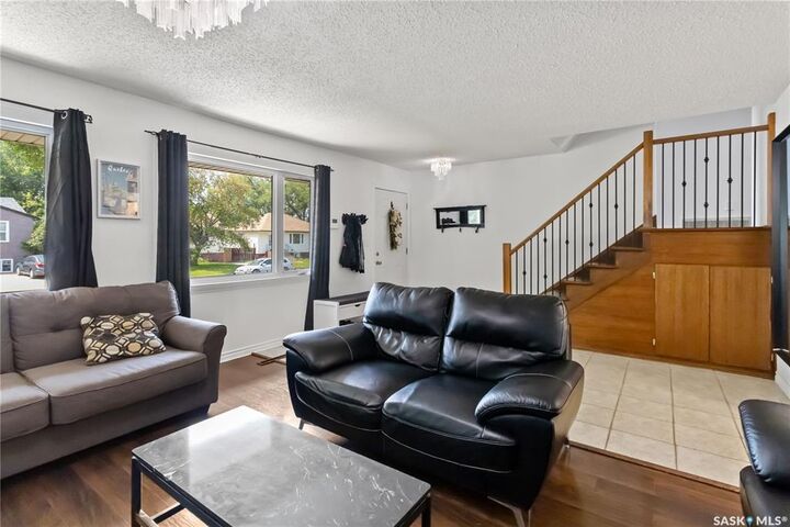 Property Photo:  2009 William Avenue  SK S7J 1A4 