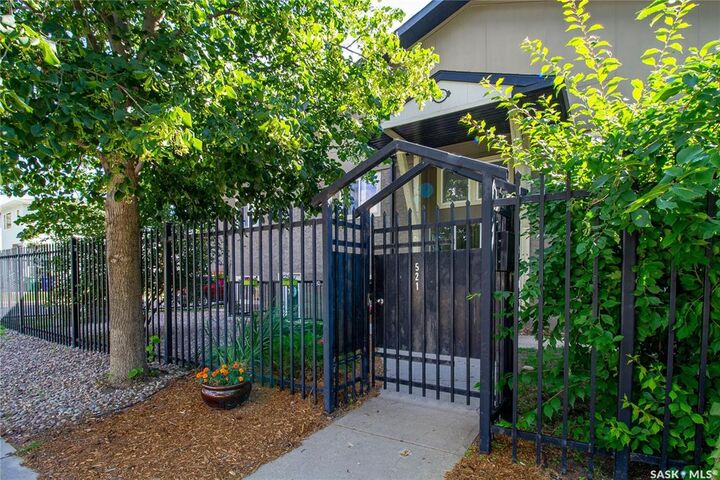 521 18th Street W 203  Saskatoon SK S7M 1C8 photo