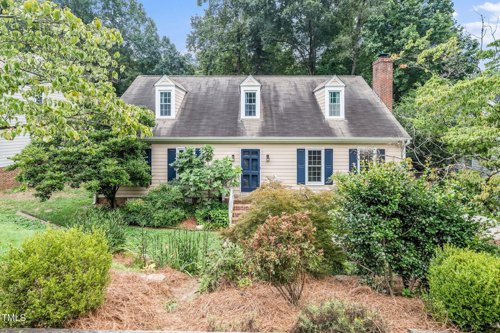 Property Photo: 102 Joel Court NC 27513