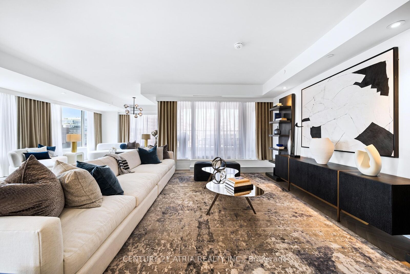 Property Photo: 455 Wellington Street W 810 ON M5J 2R2