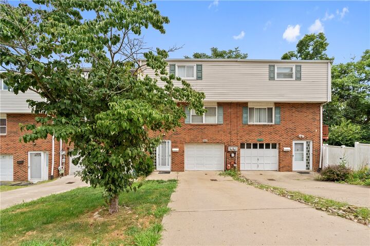 Property Photo:  904 Rhodes Ave  PA 15122 