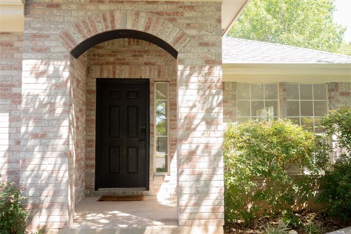 Property Photo:  6216 Jumano Lane  TX 78749 