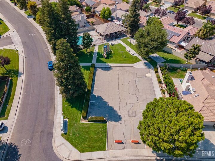 Property Photo:  6930 Water Wheel Drive  CA 93313 
