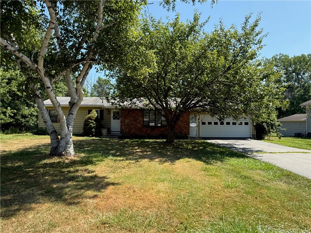 Property Photo:  162 N Greece Road  NY 14468 
