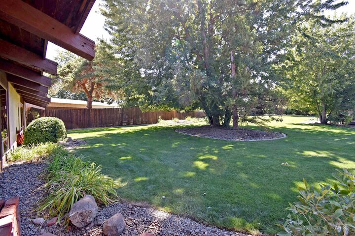 Property Photo: 2424 Sunset View Ct House &Amp 1 Lot WA 99403