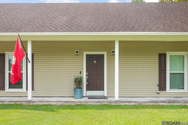 Property Photo: 11670 Blackwater Rd LA 70714