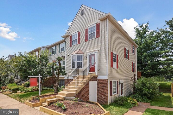 Property Photo: 4180 Pleasant Meadow Court 104A VA 20151