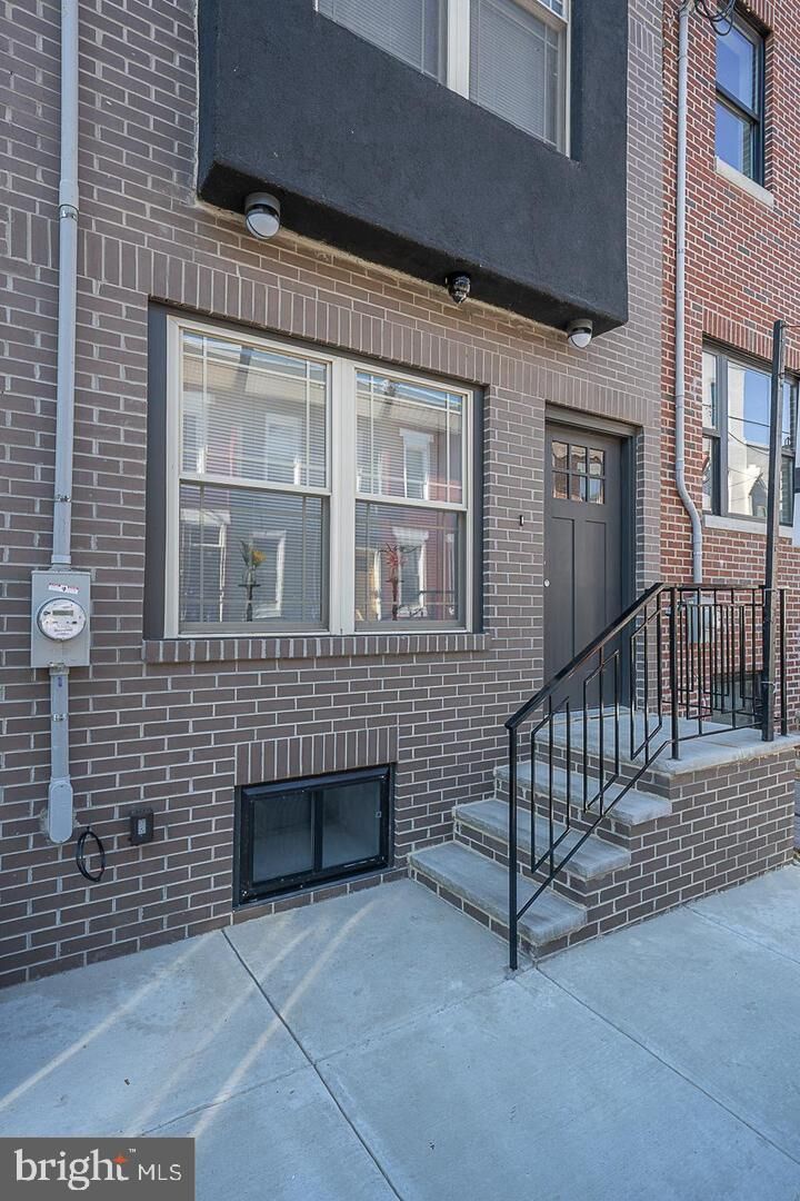Property Photo: 2124 Fernon Street PA 19145