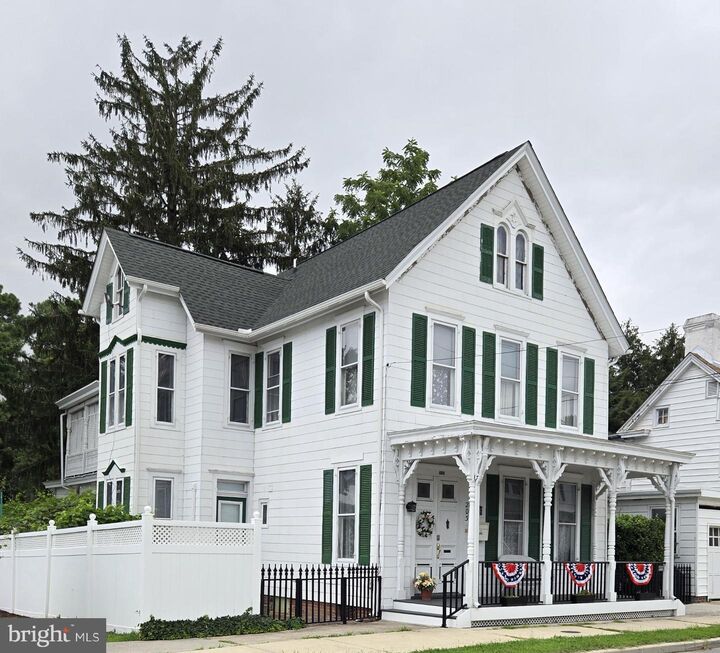 Property Photo: 203 SE Front Street DE 19963