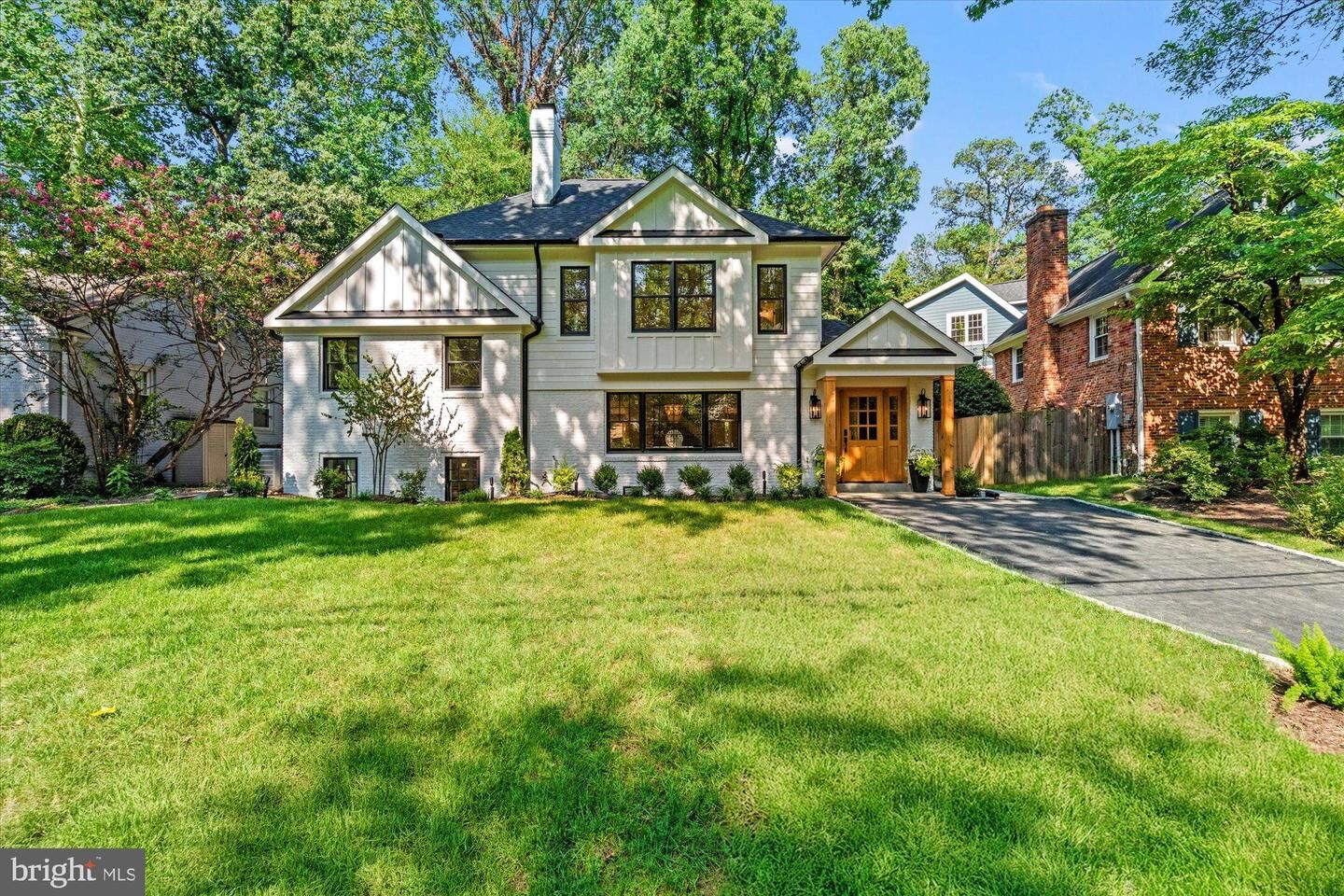 Property Photo: 903 E Timber Branch Parkway VA 22302