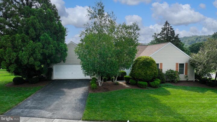 47 Buckingham Drive  Reading PA 19610 photo