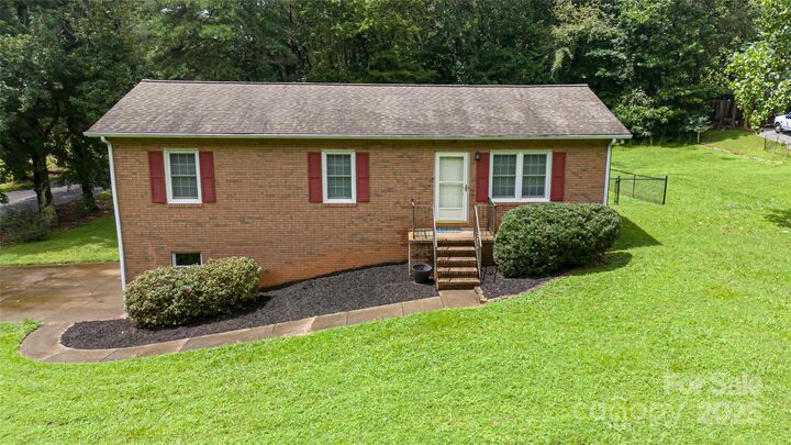 Property Photo: 2970 Lake Drive NC 28655