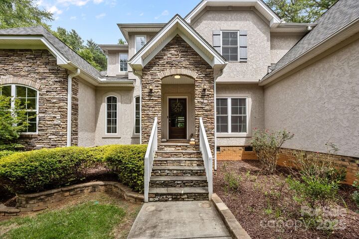 Property Photo: 6802 Rock Island Road NC 28278