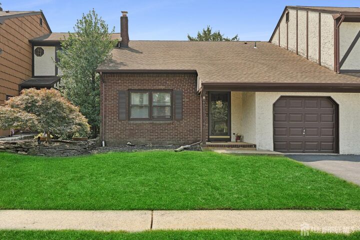 Property Photo:  8 Ashford Court 1208  NJ 08872 