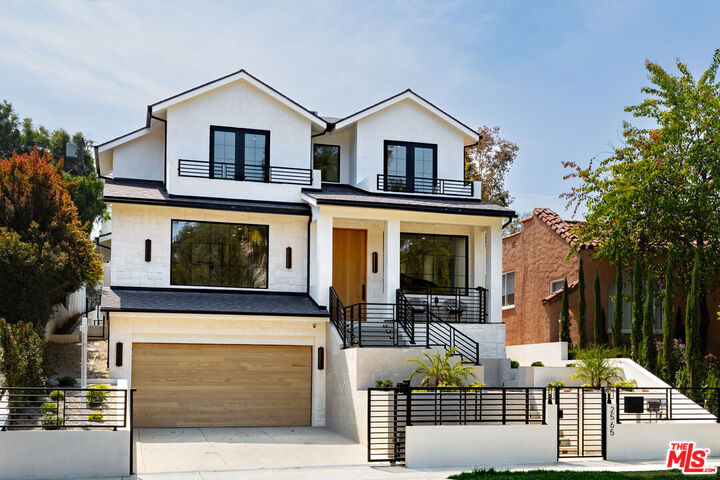 Property Photo:  2565 Patricia Ave  CA 90064 