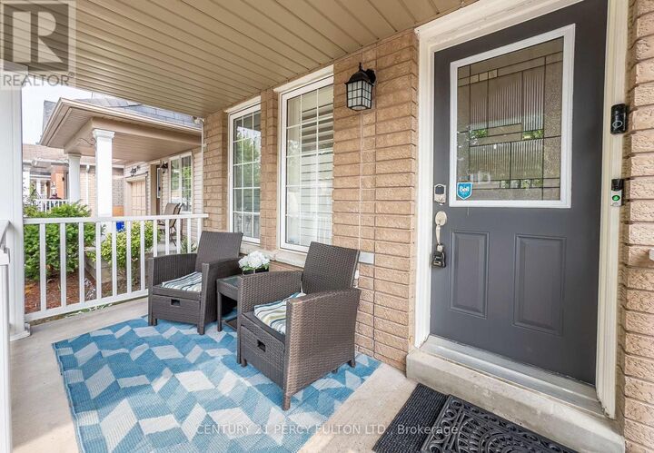 Property Photo: 918 Taggart Crescent ON L1K 0E5