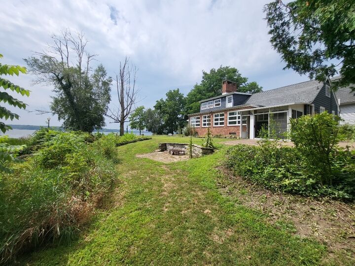 Property Photo: 5802 Maple Way PA 16134