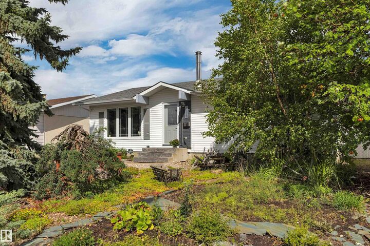 Property Photo:  3111 104 Street NW  AB T6J 3B2 