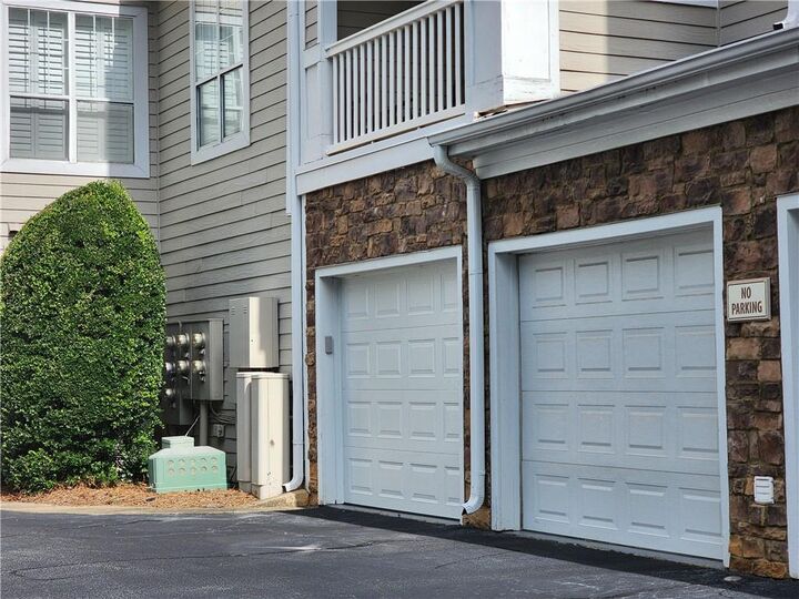 Property Photo: 232 Edinburgh Court 232 GA 30004