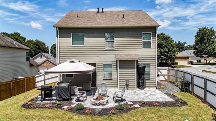 Property Photo:  5216 Centennial Hill Drive NW  GA 30102 
