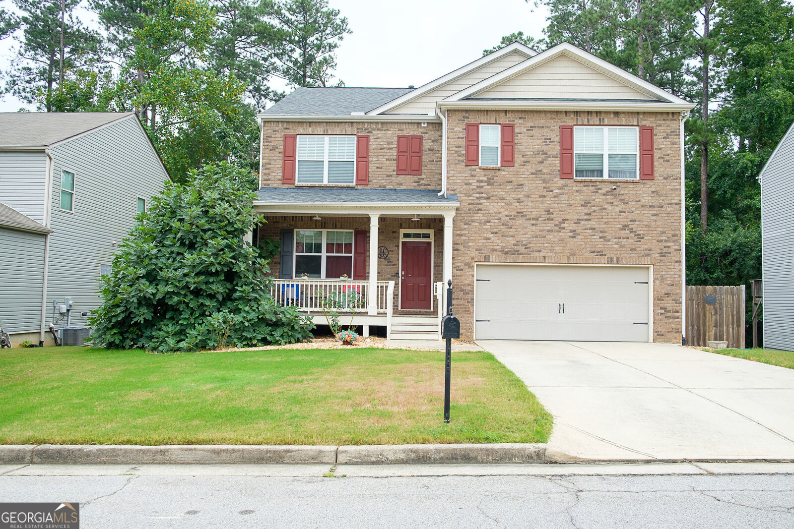 Property Photo: 410 Heritage Club Circle GA 30132