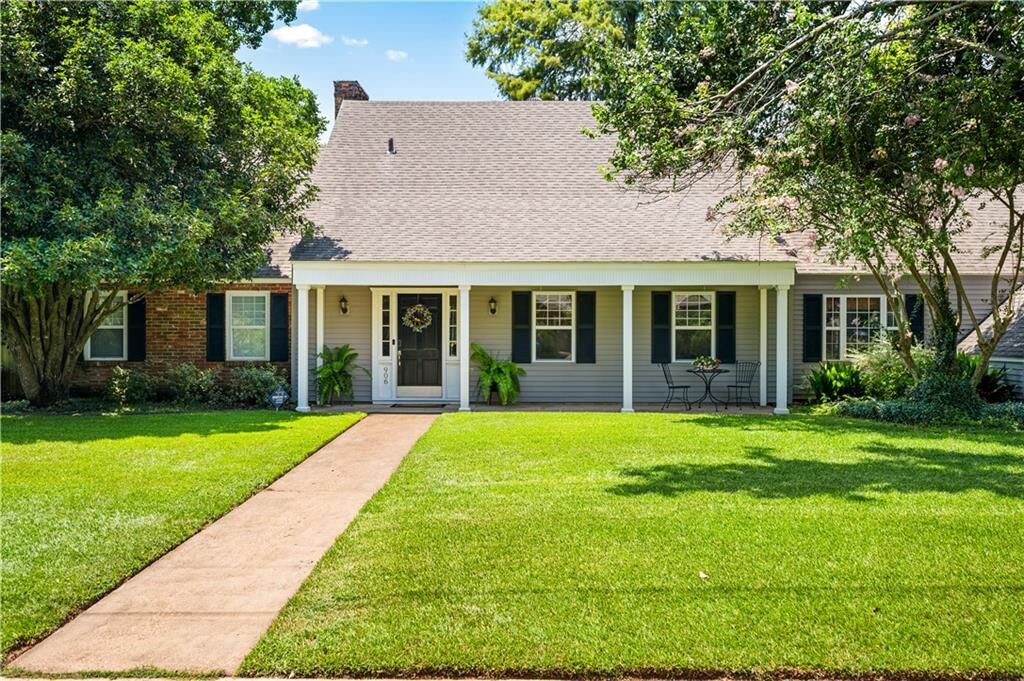 Property Photo: 906 Harling Lane LA 71457