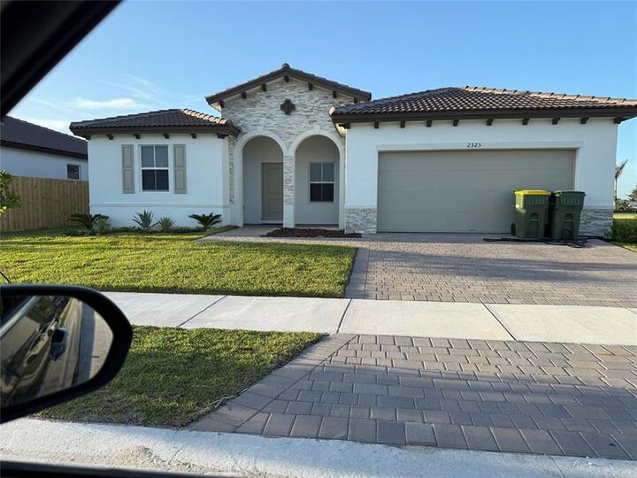 Property Photo:  2325 SE 29th Ct.  FL 33035 