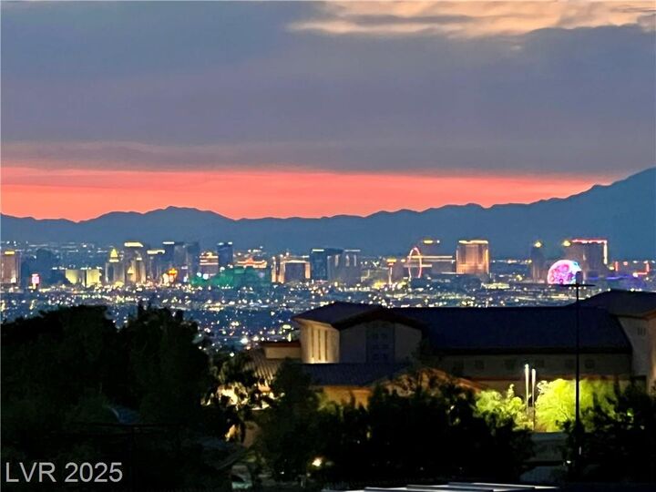 Property Photo: 2555 Hampton Road 6203 NV 89052