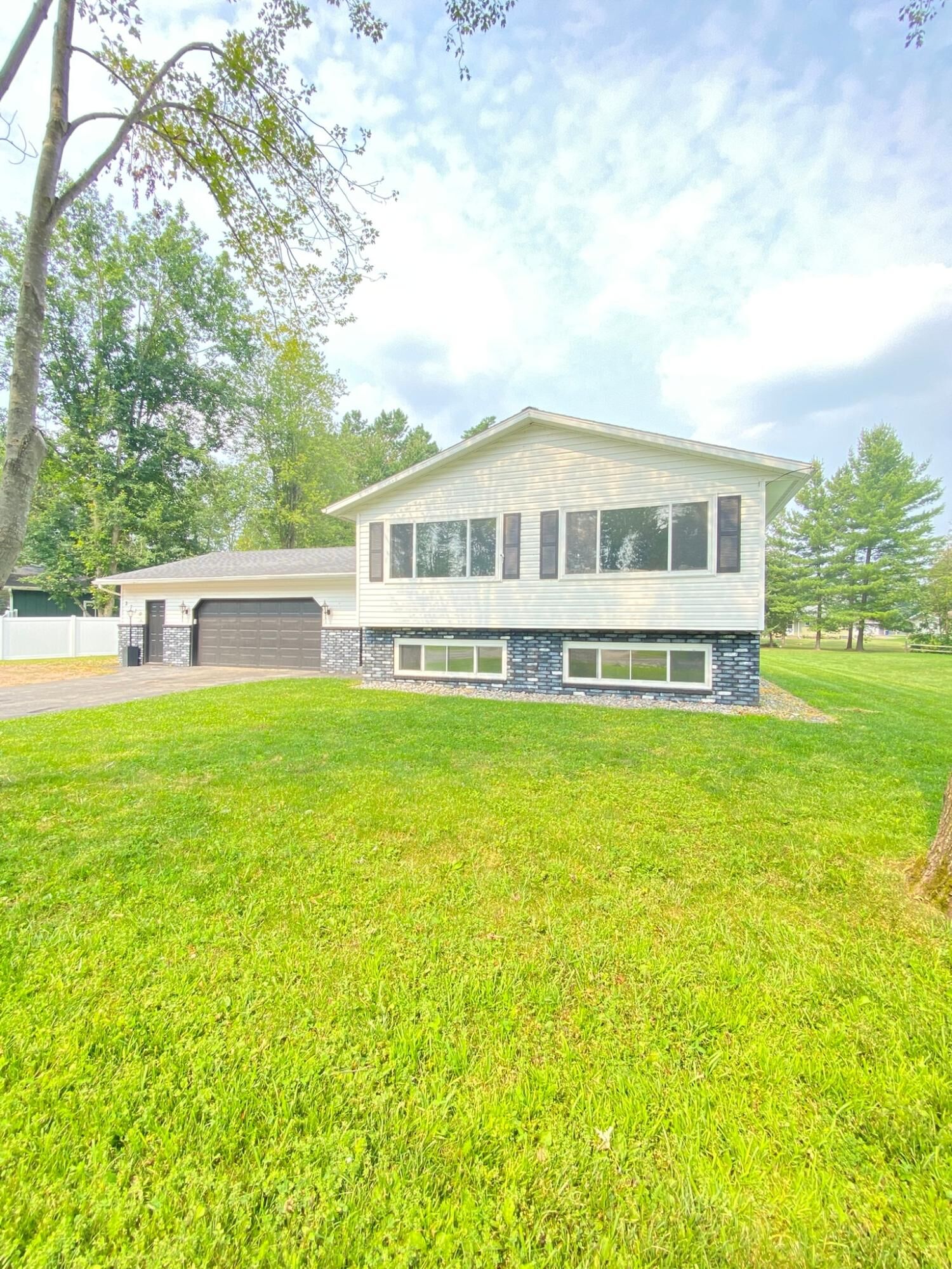 Property Photo: 2710 Crescent Dr WI 54452