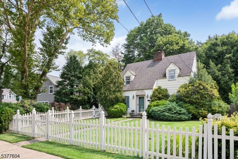 Property Photo:  260 Sheridan Ave  NJ 07423 