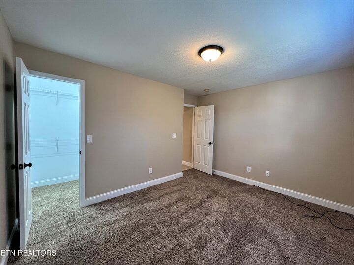 Property Photo:  4127 Oakstone Lane  TN 37918 