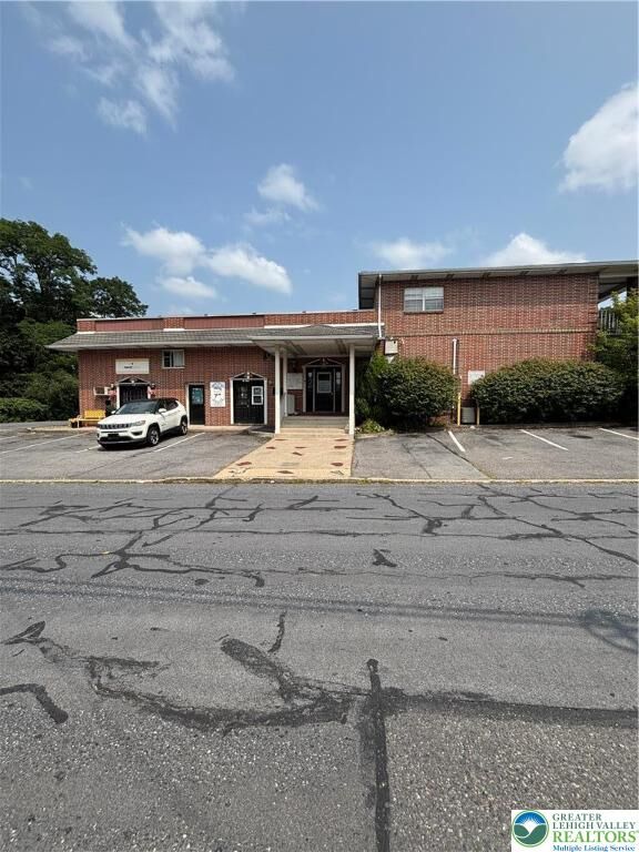 Property Photo:  2027 Willow Park Road  PA 18020 