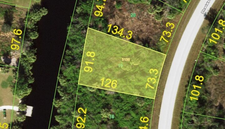 Property Photo: 7529 Pinedale Drive FL 33981