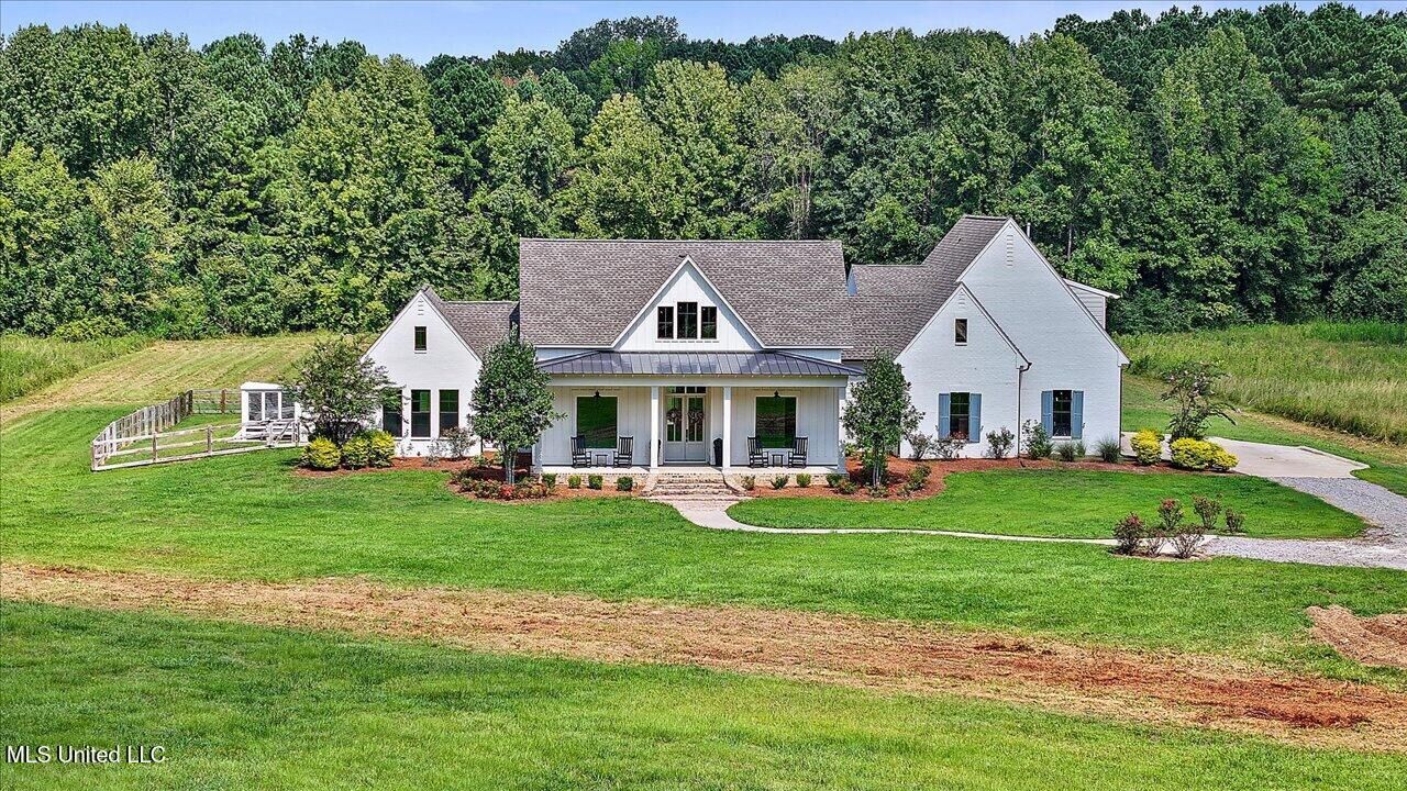 Property Photo:  543 Clark Stables Road  MS 39047 